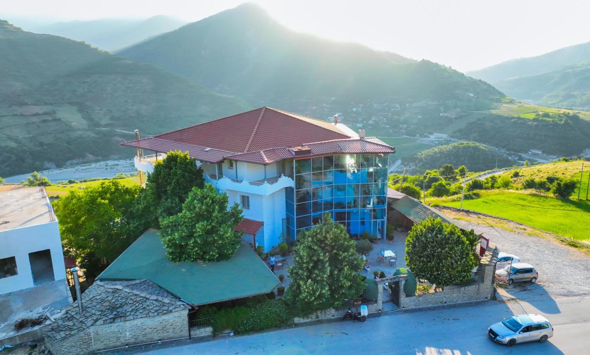 Hotel Kanione Cerenisht Ngoại thất bức ảnh