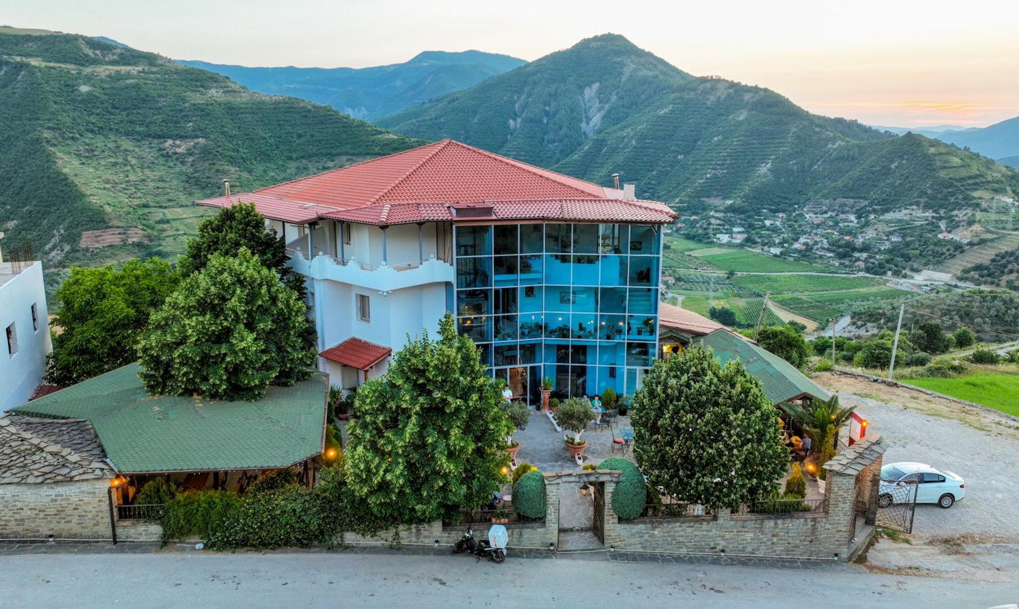 Hotel Kanione Cerenisht Ngoại thất bức ảnh