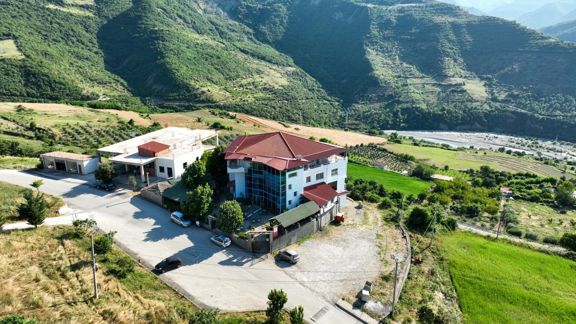 Hotel Kanione Cerenisht Ngoại thất bức ảnh