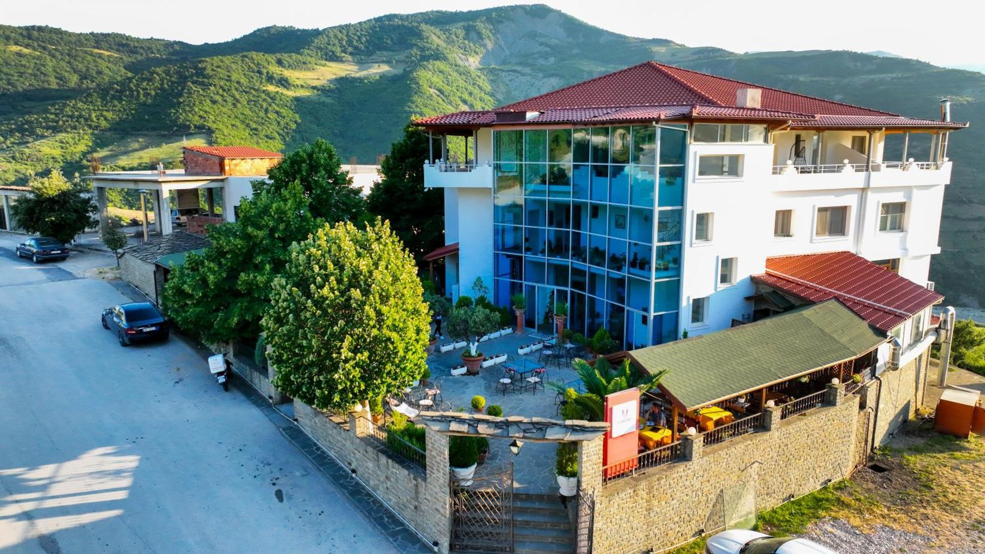 Hotel Kanione Cerenisht Ngoại thất bức ảnh