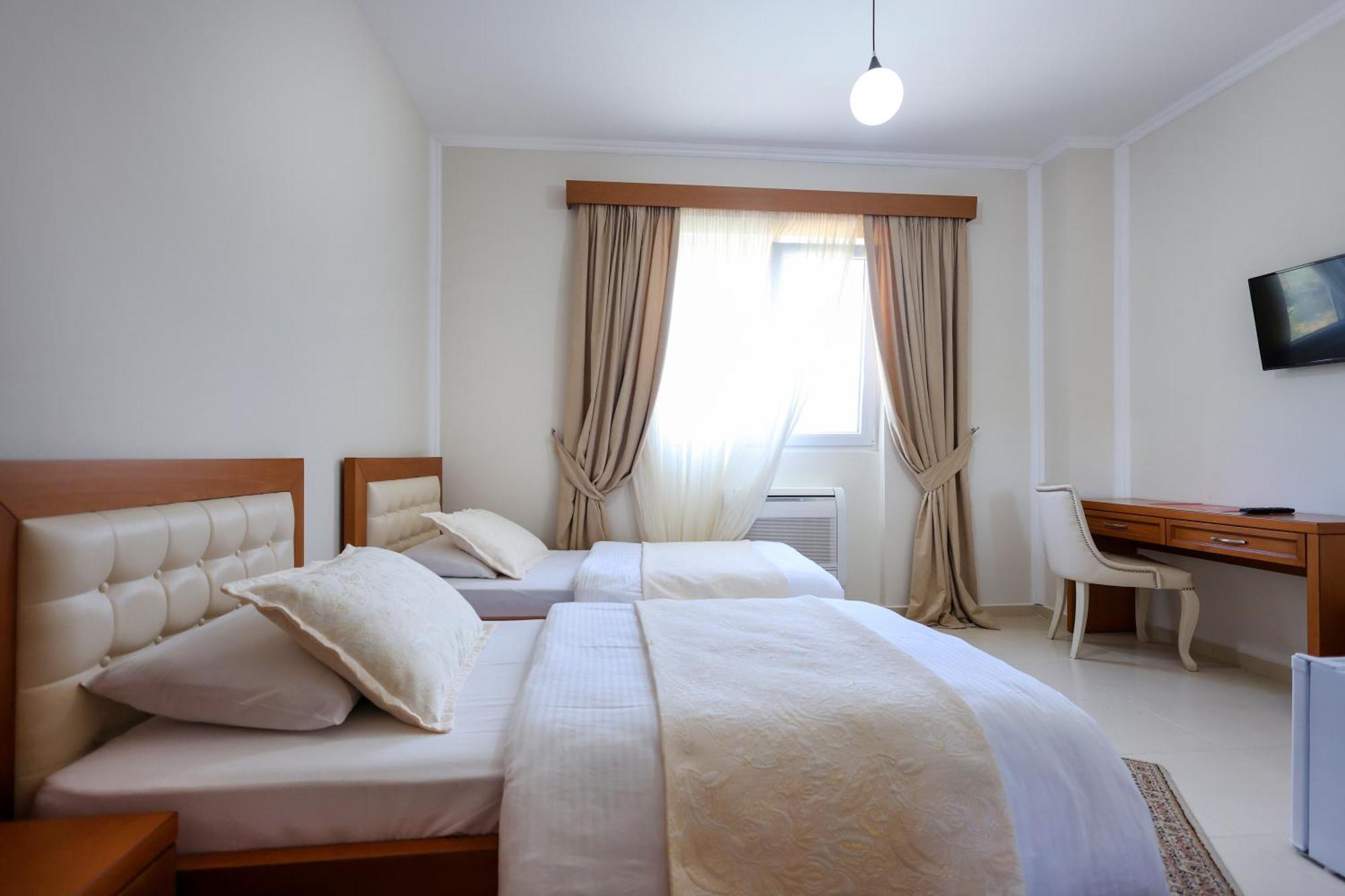 Hotel Kanione Cerenisht Ngoại thất bức ảnh