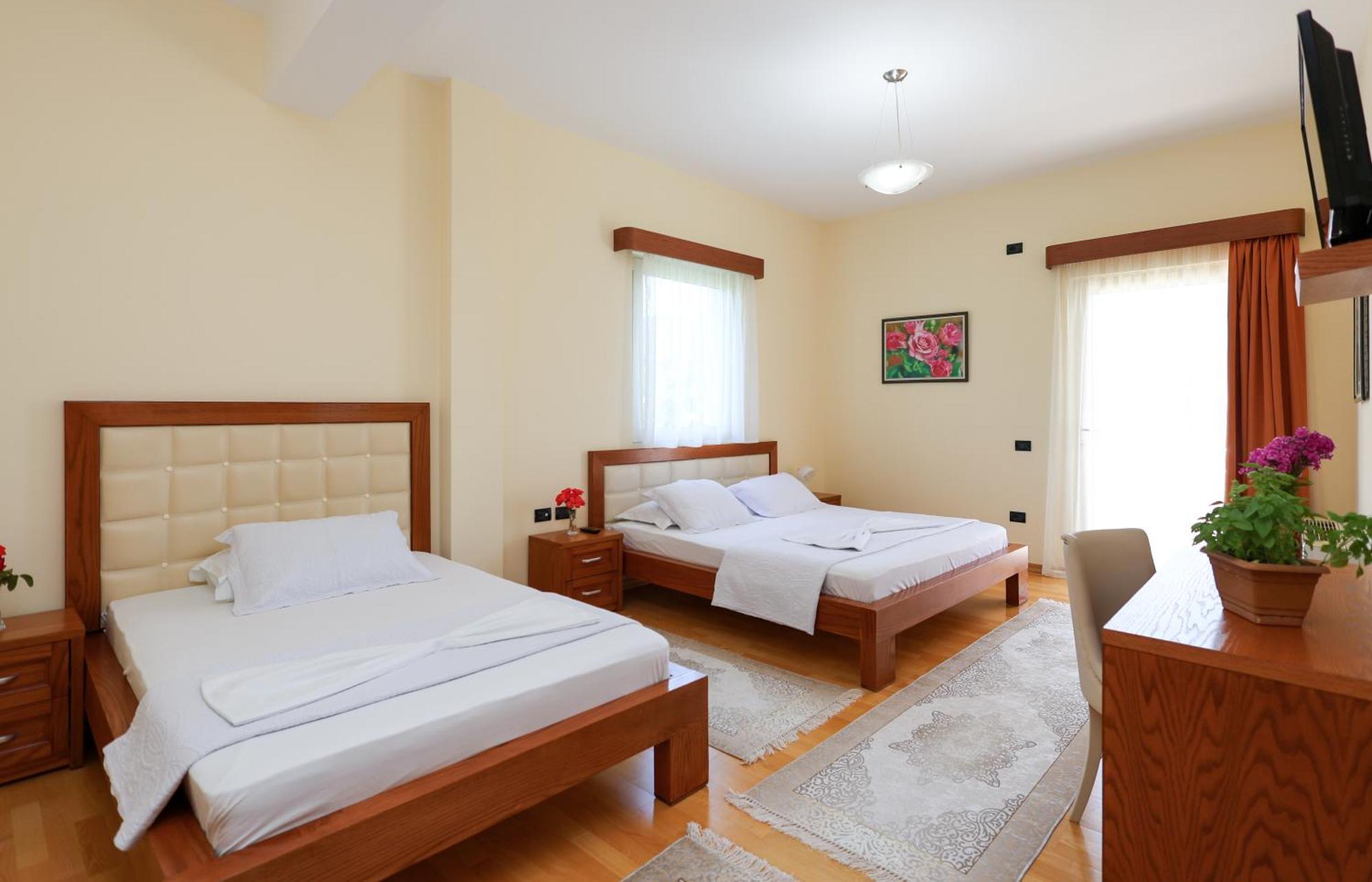 Hotel Kanione Cerenisht Ngoại thất bức ảnh
