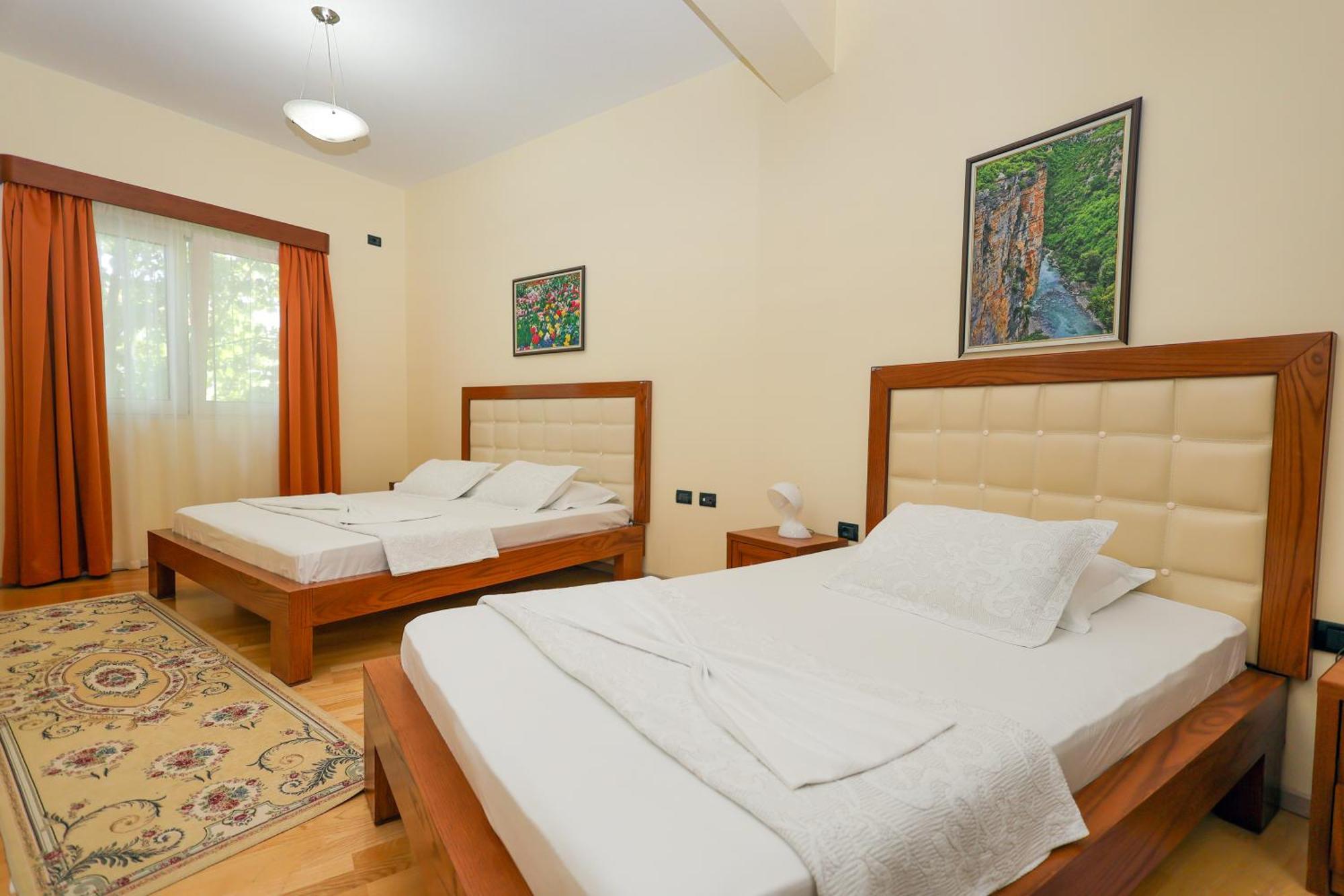 Hotel Kanione Cerenisht Ngoại thất bức ảnh