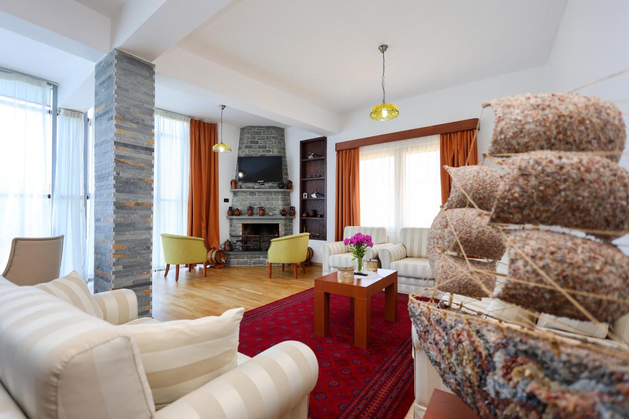 Hotel Kanione Cerenisht Ngoại thất bức ảnh